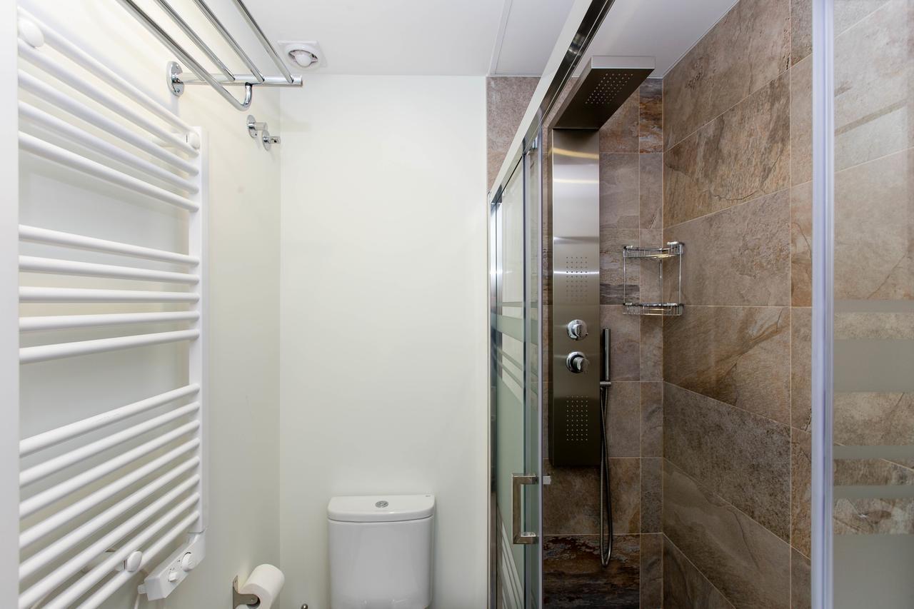 Apartmán Bookinmadrid Com - Cascorro Sq 18 Pax Exteriér fotografie
